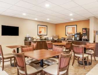 Microtel Inn & Suites By Wyndham Verona Restoran gambar