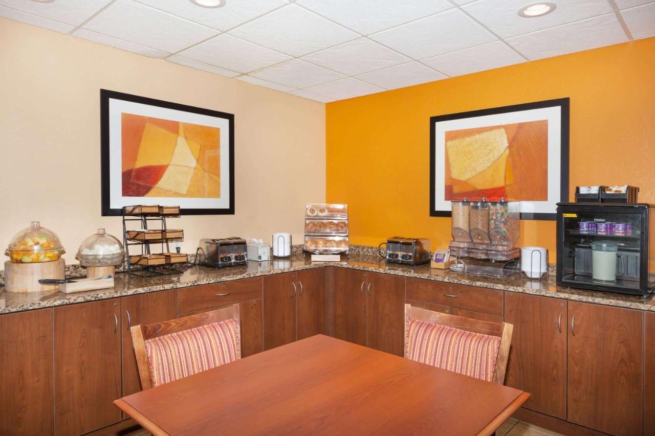 Microtel Inn & Suites By Wyndham Verona Luaran gambar